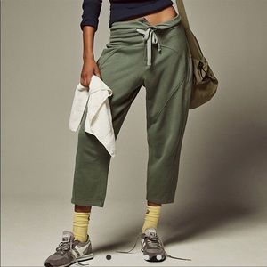 Free People Summit Scout Pants in Hazy Forest Sz Large Z524-41
